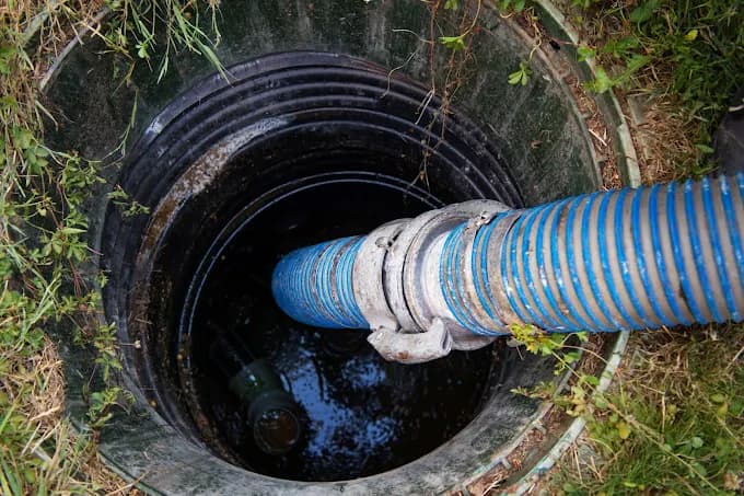 Septic cesspool pumping service on Oahu